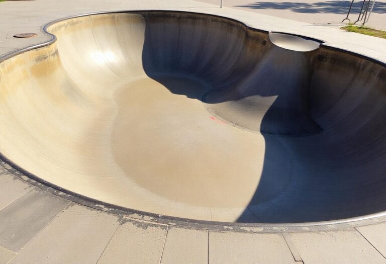 skateboard concrete bowl